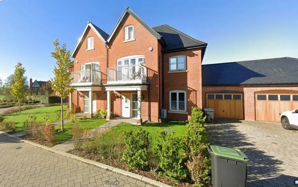 Особняк Сергея Савицкого в пригороде Лондона. Фото: Google Maps.