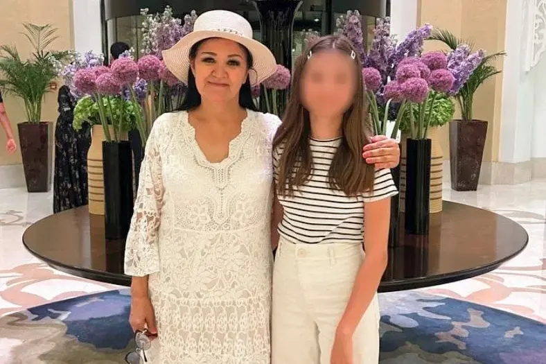 Альфинур Рахматуллина cо своей внучкой. Фото: личная страница ВКонтакте.