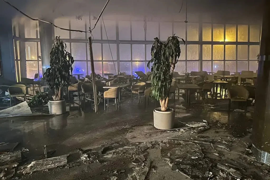 Интерьер Крокус Сити Молл после пожара. Источник: Пресс-служба губернатора и&nbsp;правительства Подмосковья.