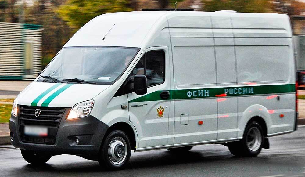 Как выглядит автозак внутри: газелька с зеленой надписью ФСИН