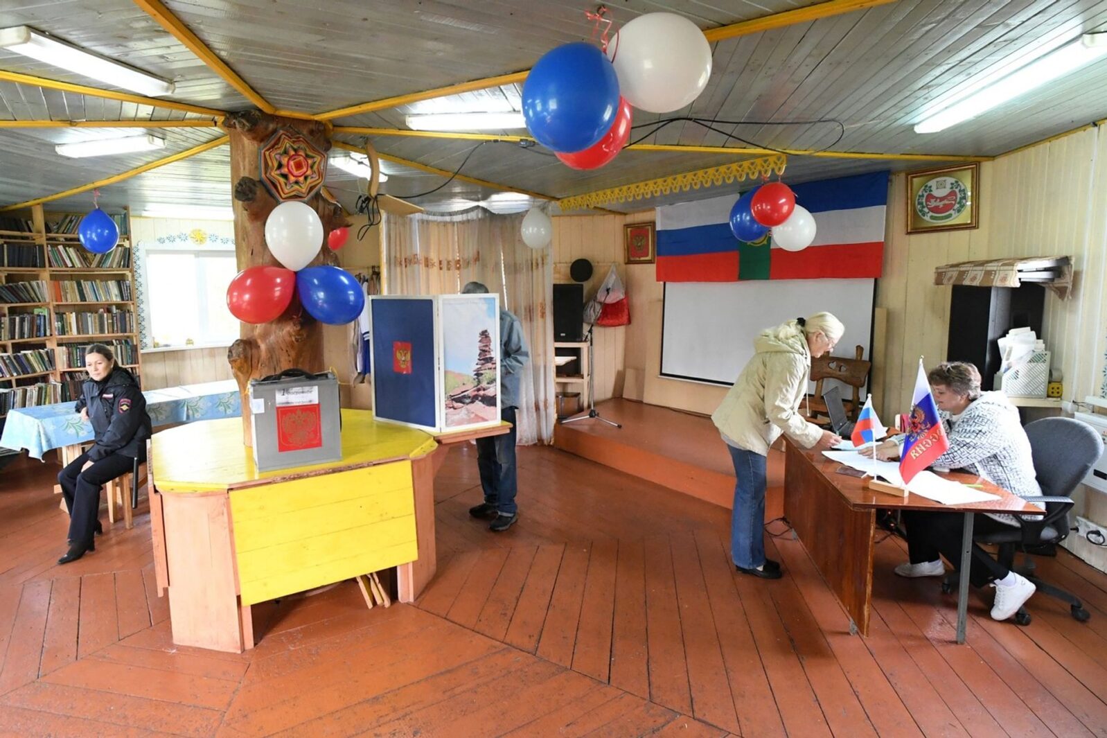 Избирательный участок в&nbsp;преддверии дополнительных выборов в&nbsp;Государственную Думу в&nbsp;Республике Хакасия