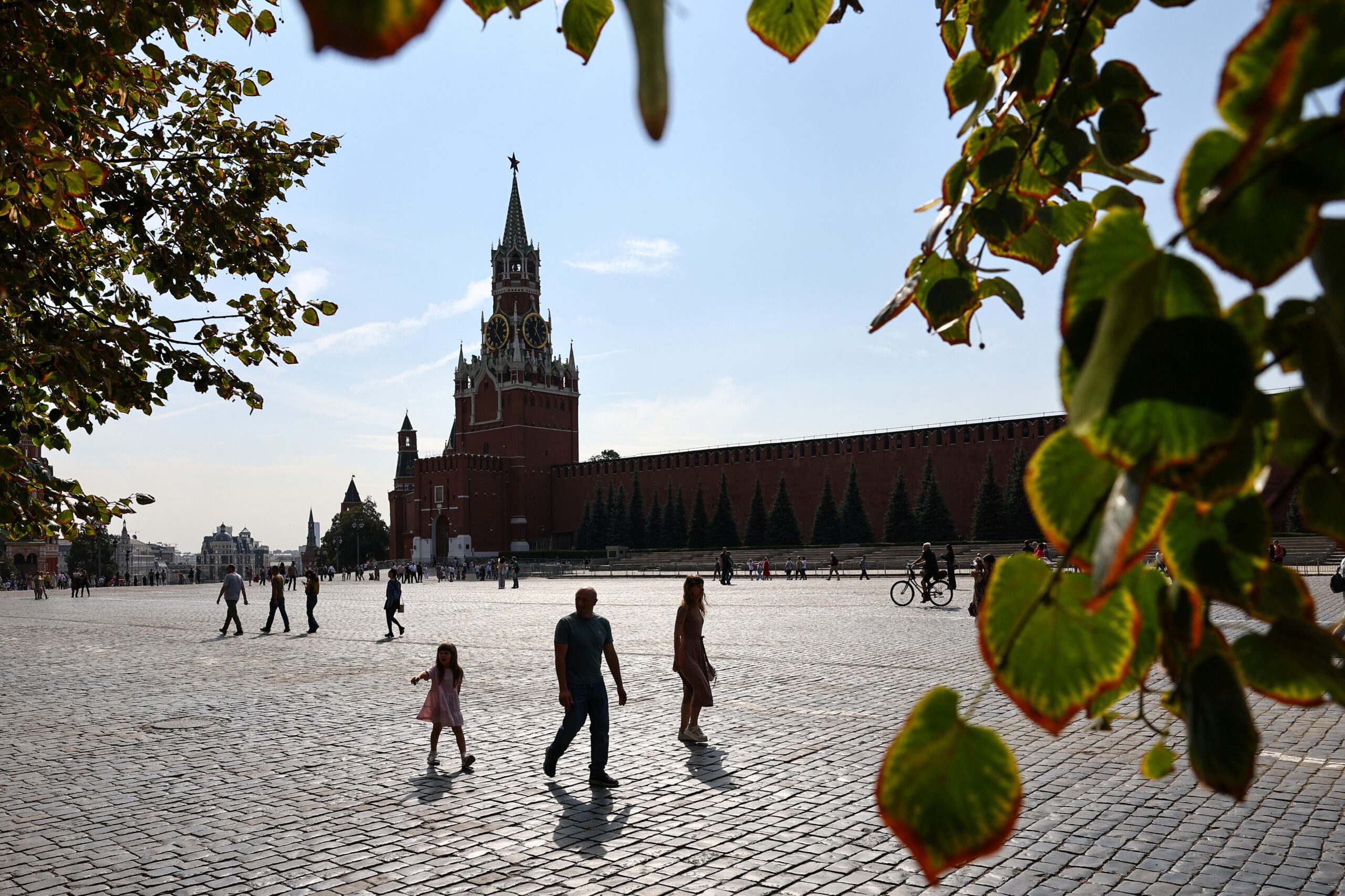 Россия кардинально отличается от запада - уверены 80% россиян