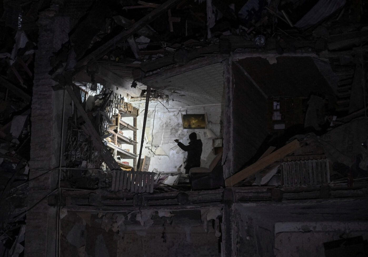 Квартира в Запорожье после ракетного удара, который пришелся по дому