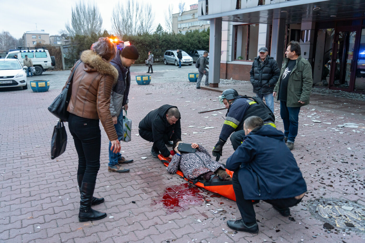 Женщина, раненная во&nbsp;время удара российскими КАБами по&nbsp;Запорожью 8&nbsp;января 2025 года