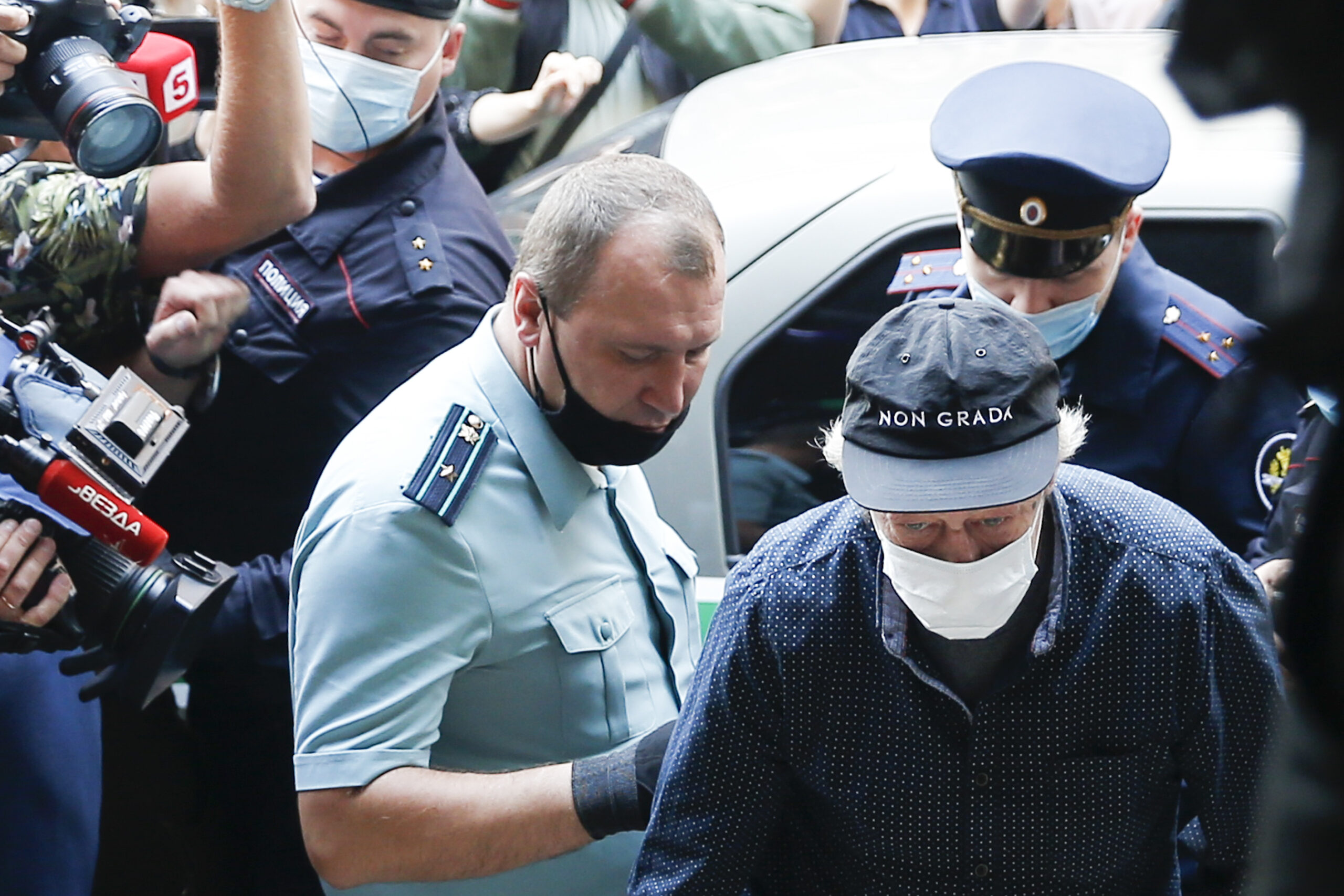 Алексеевский районный суд Белгородской области удовлетворил ходатайство актёра Михаила Ефремова об условно-досрочном освобождении