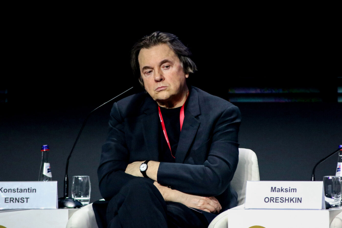 Генеральный директор Первого канала Константин Эрнст во&nbsp;время заседания Петербургского международного экономического форума