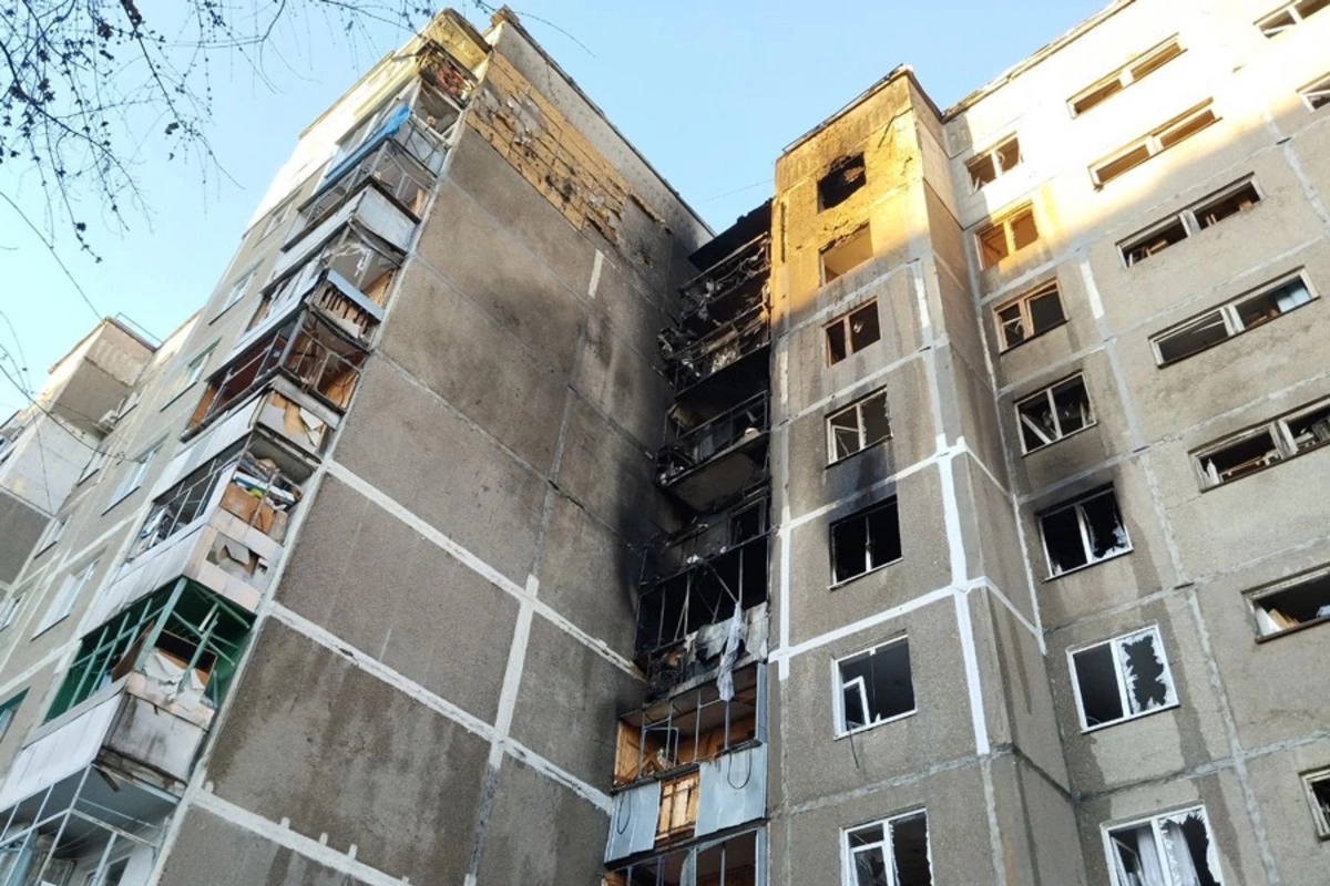 Массированная атака беспилотников по Курску: повреждены более 20 многоэтажек, один человек погиб