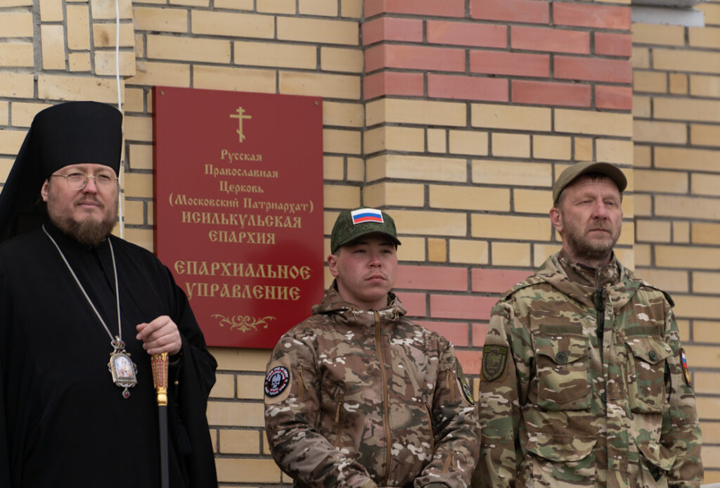 В Омской области возле кафедрального собора установили копию трубы, по&nbsp;которой российские военные проникли в&nbsp;Суджу во&nbsp;время операции «Поток»