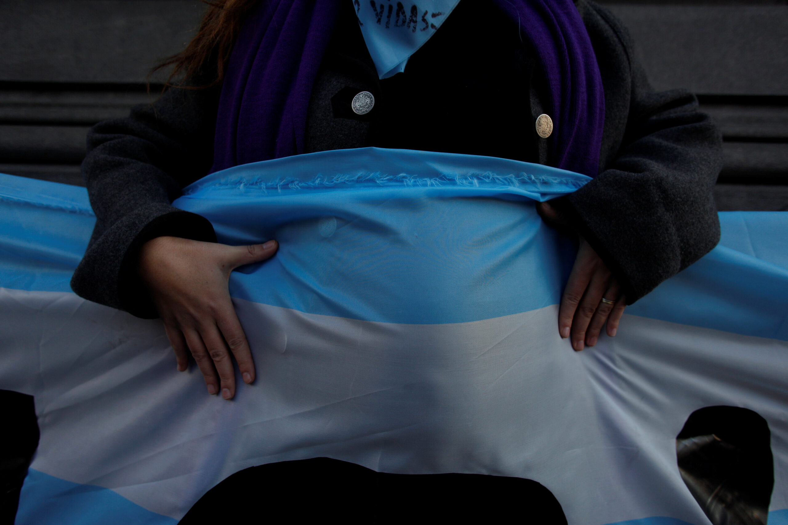 Аргентина ужесточает правила для мигрантов