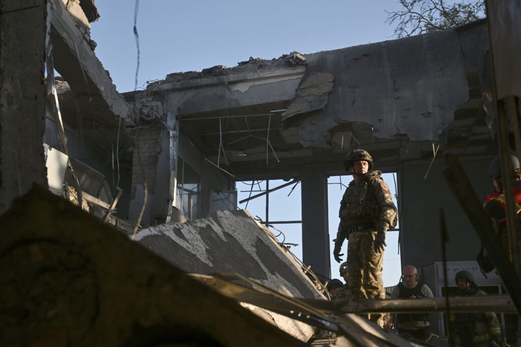 Как может выглядеть перемирие в Украине, если Путин и Трамп о нём договорятся, а Зеленский согласится на их условия?