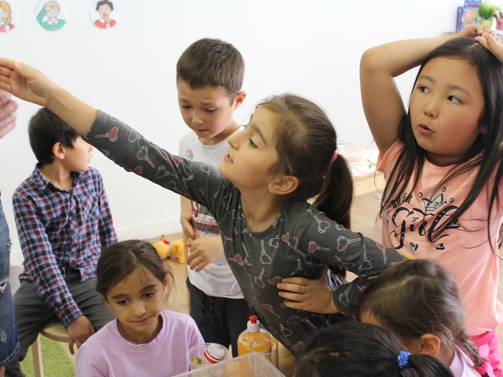 В Госдуму внесли законопроект о платном обучении в школах для детей мигрантов