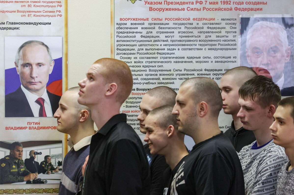 1 октября 2025 года в России стартует осенний призыв: на нём уже будет полноценно работать электронный реестр воинского учёта и рассылать электронные повестки