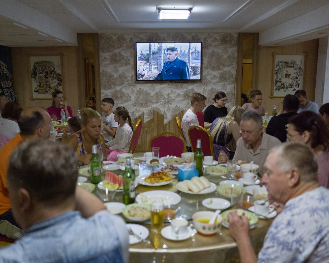 Ужин в&nbsp;отеле в&nbsp;Северной Корее