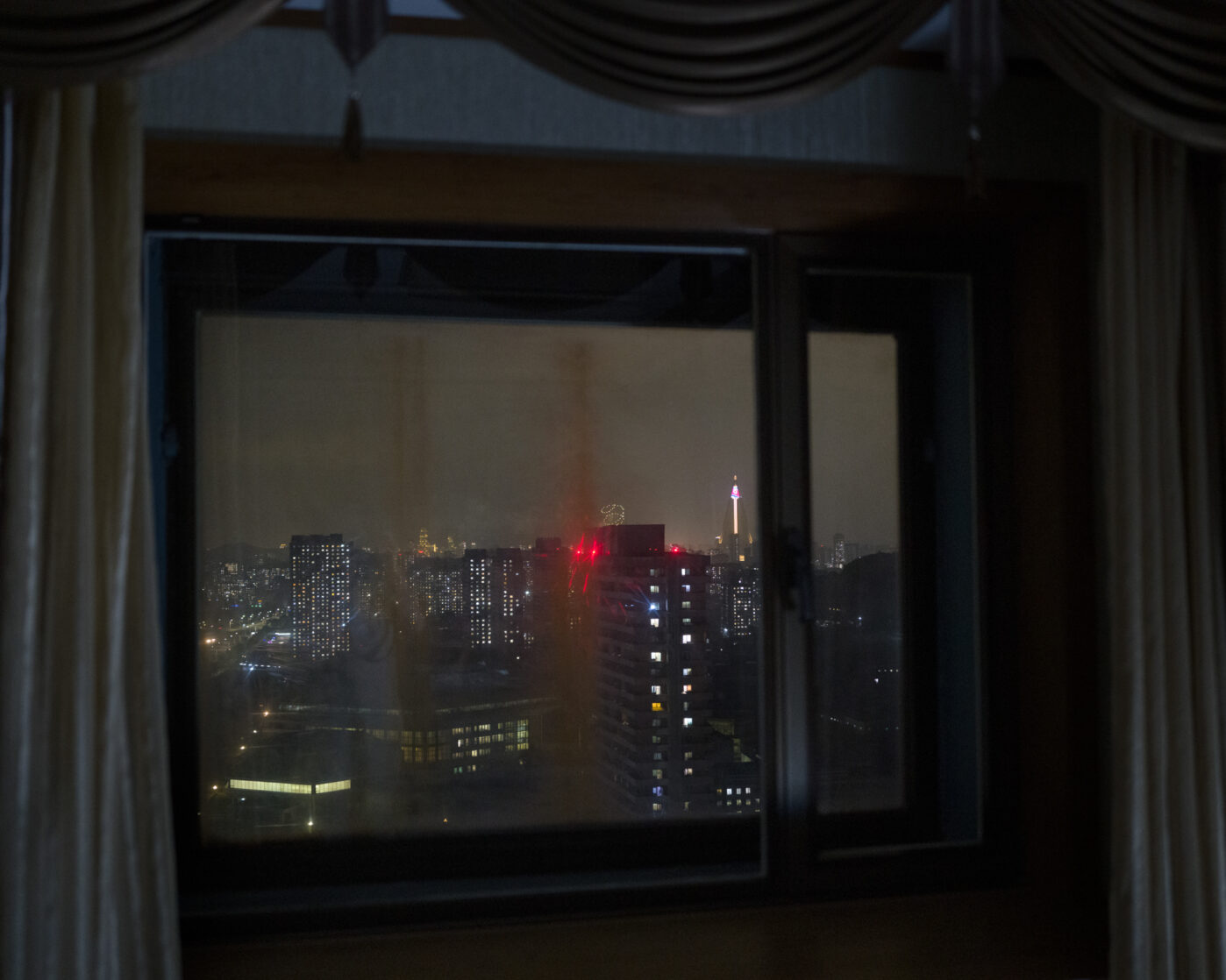 Вид из&nbsp;гостиницы Chongnyon (молодежная) в&nbsp;Пхеньяне, Северная Корея