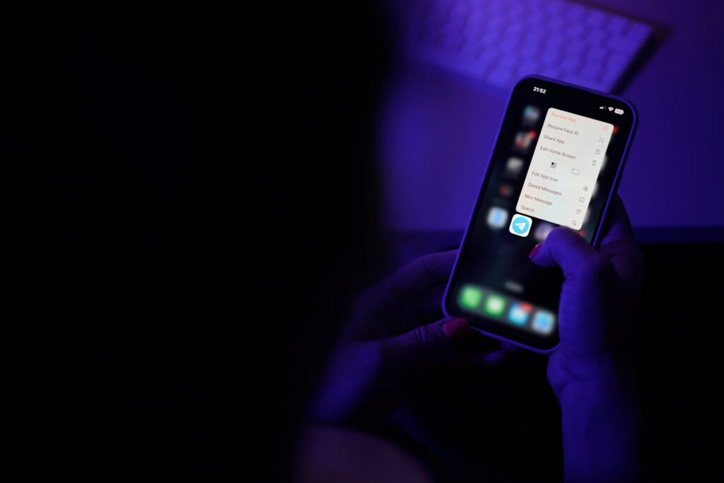 Российские пользователи рассказали о проблемах при регистрации в Telegram и WhatsApp. Не доходят СМС с кодами