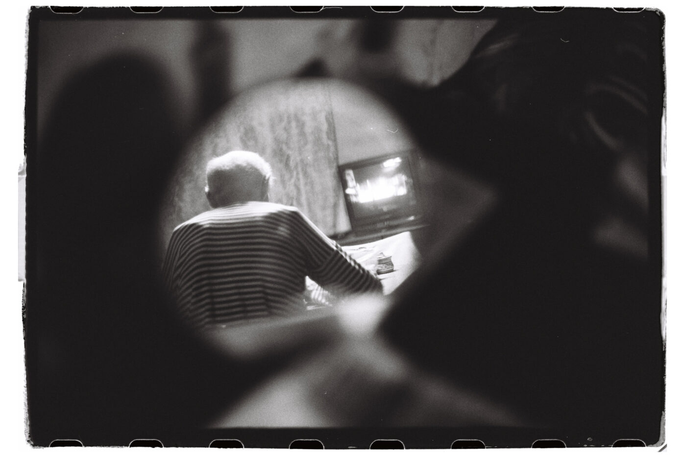 Фотограф Владимир Аверин в&nbsp;фотопроекте о&nbsp;болезни Альцгеймера у&nbsp;близкого человека рассказывает, с&nbsp;какими трудностями сталкивается человек, ухаживающий за&nbsp;больным